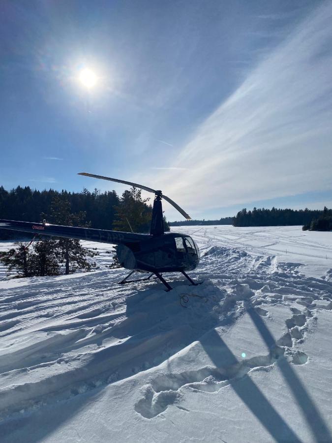 Pourvoirie Du Lac Blanc Saint-Alexis-des-Monts Exteriör bild