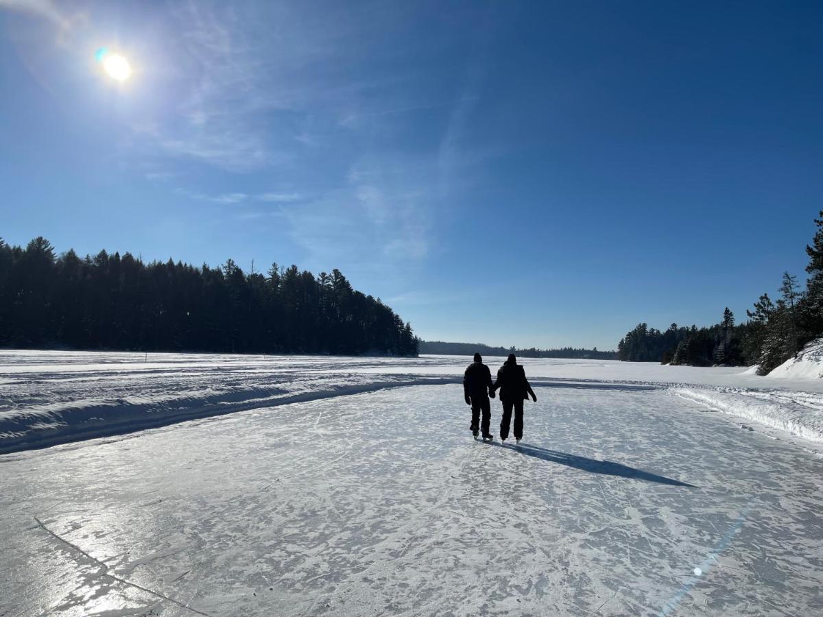 Pourvoirie Du Lac Blanc Saint-Alexis-des-Monts Exteriör bild
